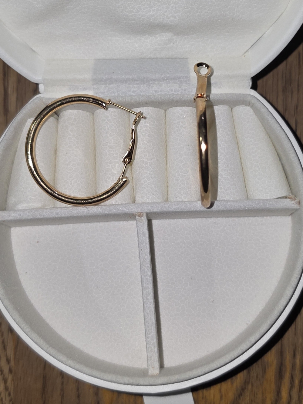 Classic Medium Sized Polished Gold Hoop Earrings - BNIB